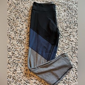 Outdoor voices ankle length leggings. XL.